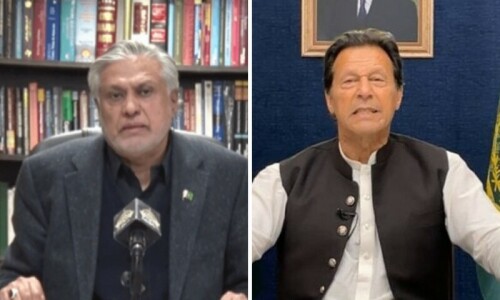 Dar comes down hard on Imran for &lsquo;misleading nation&rsquo;, challenges him to live debate on economy
