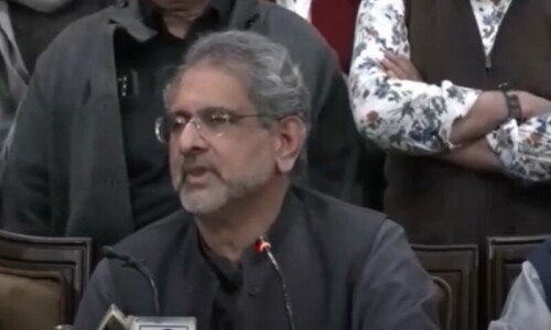 Abbasi blames economic instability on military’s interference in politics Abbasi blames economic instability on military’s interference in politics