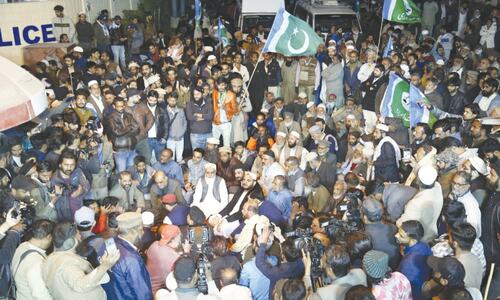 JI ends sit-in after govt agrees on Jan 15 polling