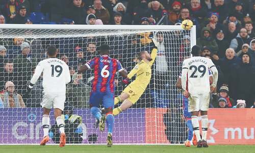 Palace&rsquo;s Olise denies United at the death as winning streak ends