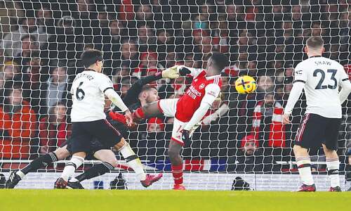 Arsenal silence doubters with statement win over United