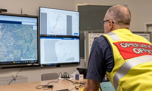 Australia deploys more experts to search for lost radioactive capsule Australia deploys more experts to search for lost radioactive capsule
