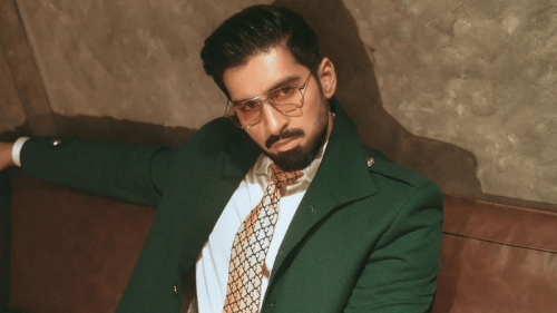 Feroze Khan’s lawyer approaches FIA to take legal action against Muneeb Butt for ‘defamation’