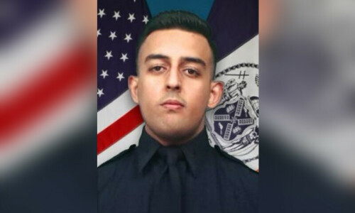 Pakistani-American cop, shot during ‘robbery’ attempt in New York, dies Pakistani-American cop, shot during ‘robbery’ attempt in New York, dies