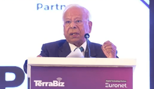 Ishrat Husain slams banks for making risk-free returns