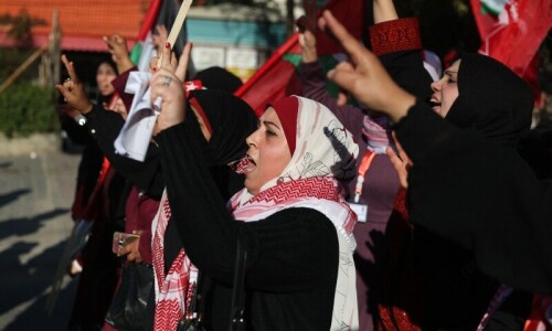 10 Palestinians killed, dozens shot in Israel West Bank raid