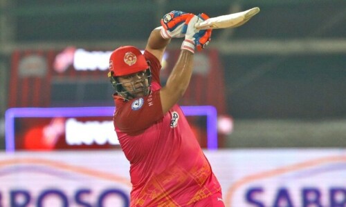 PSL 8: Azam&rsquo;s dazzling fireworks for United leave Gladiators shellshocked