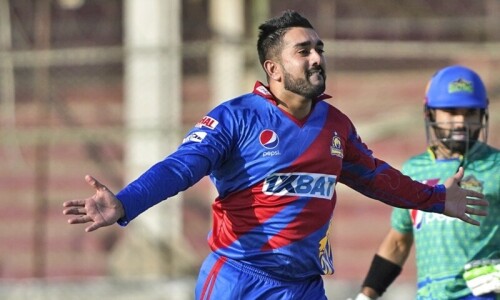 PSL 8: Tabraiz Shamsi bamboozles Sultans to give Kings breathing space