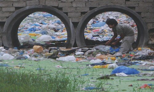 URBANISM: WASTING KARACHI&rsquo;S WASTE