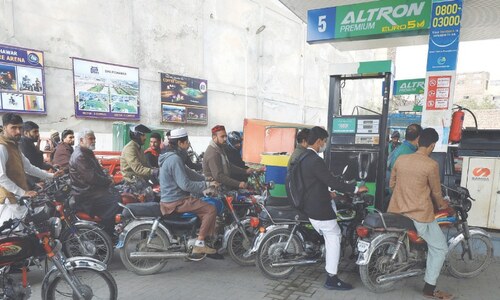 &lsquo;Patchy&rsquo; fuel availability prompts stern govt warning