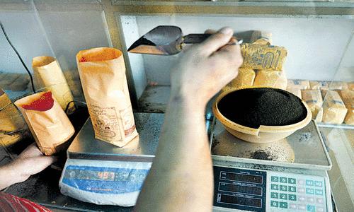 Tea crisis looms as prices surge ahead of Ramazan