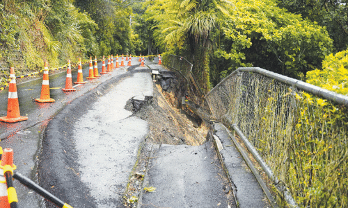 Cyclone lashes New Zealand, forces evacuations, power cuts