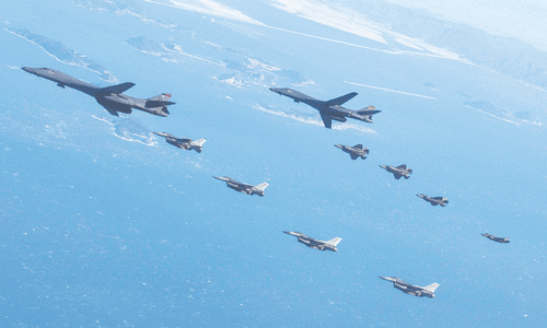 US strategic bombers take part in air exercise  with South Korea