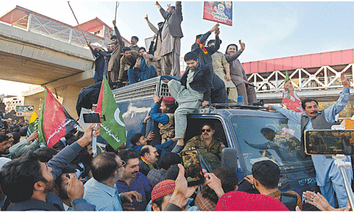 ‘Tepid response’ as only five PTI leaders court arrest in Pindi ‘Tepid response’ as only five PTI leaders court arrest in Pindi