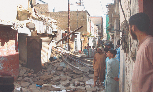 One dies, five hurt in Patel Para building collapse