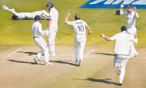 Wagner wills New Zealand to dramatic one-run win over England in &lsquo;crazy&rsquo; second Test