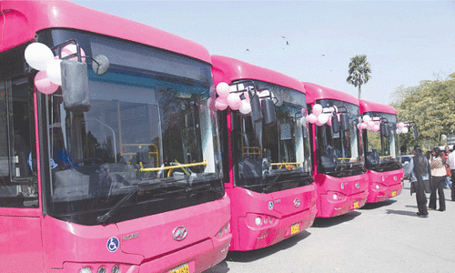 Sharjeel announces two new routes  of women-only  Pink Bus service