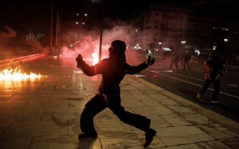 Anger in Greece after train crash; govt admits failure