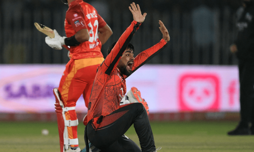 HBL PSL: Fakhar, Rashid flay United as Qalandars confirm Qualifier berth