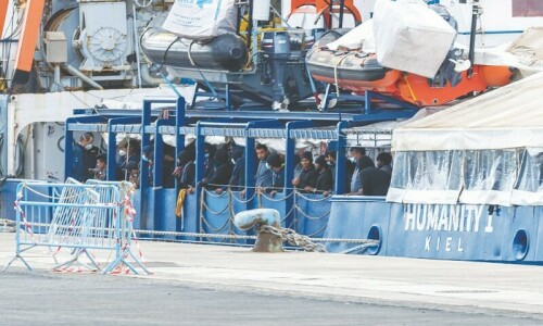 More than 1,300 migrants brought ashore in Italy after multiple rescues More than 1,300 migrants brought ashore in Italy after multiple rescues