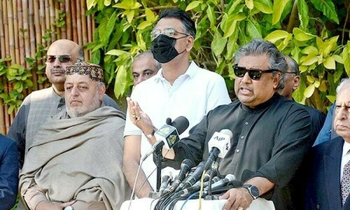 PTI accuses PPP of &lsquo;trying to buy&rsquo; its councillors-elect for mayoral election