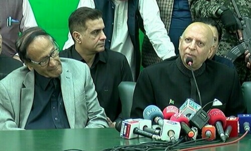 Ex-Punjab governor Chaudhry Sarwar joins PML-Q