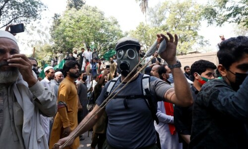 LHC postpones police operation at Zaman Park till tomorrow LHC postpones police operation at Zaman Park till tomorrow
