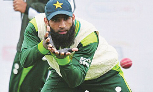 Yousuf withdraws as Pakistan squad leaves for Sharjah Yousuf withdraws as Pakistan squad leaves for Sharjah