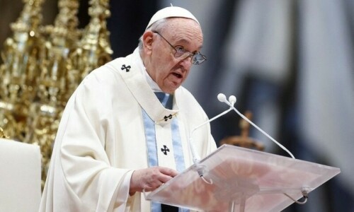 Pope extends sex abuse law to cover lay leaders Pope extends sex abuse law to cover lay leaders