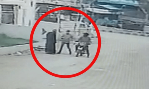 Two &lsquo;hired assassins&rsquo; held for killing cleric in Karachi