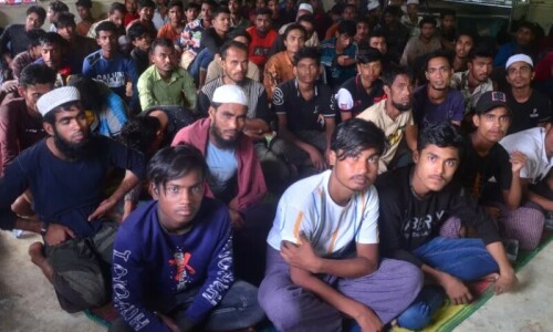 184 Rohingya refugees land in Indonesia 184 Rohingya refugees land in Indonesia