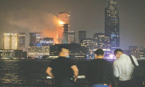 Massive fire hits HK high-rise construction site
