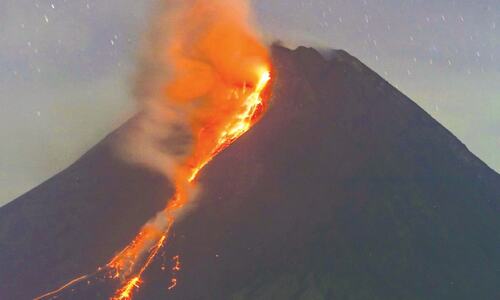 Indonesia&rsquo;s  Merapi volcano erupts, again