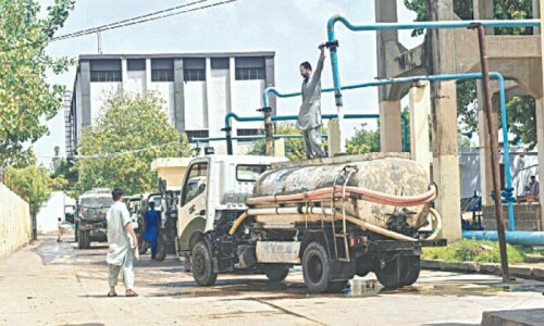 Karachi residents experience severe water crisis in Ramazan