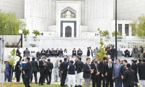Déjà vu in the courtroom: Today’s crisis mirrors 1997 govt-judiciary standoff Déjà vu in the courtroom: Today’s crisis mirrors 1997 govt-judiciary standoff