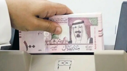Demand for riyal surges amid rush for Umrah
