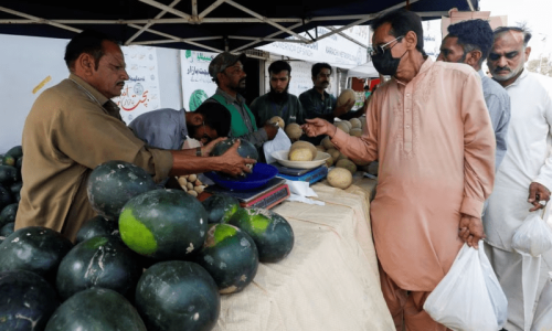 Politicians continue worsening economic problems in bid to prevent erosion of voter base
