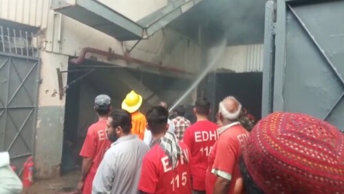 Fire breaks out in factory in Karachi&rsquo;s Gabol Town