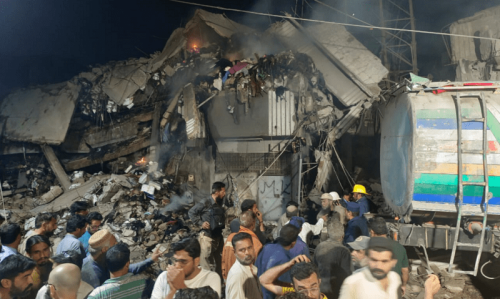 Karachi factory blaze leaves 4 firefighters dead, 13 injured as building collapses