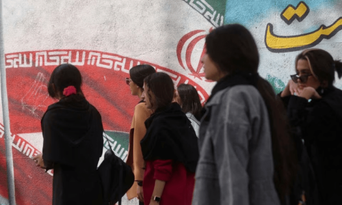 Iran police begin crackdown on headscarf violators