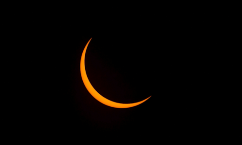 Solar eclipse dazzles stargazers Solar eclipse dazzles stargazers