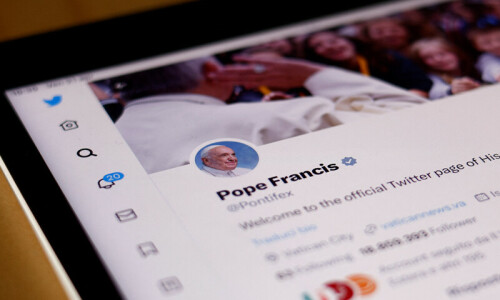 Twitter&rsquo;s blue tick purge stokes misinformation all over again