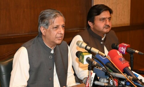 Law minister sees conspiracy against coalition