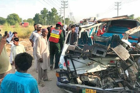 Seven die, 19 hurt in truck-van collision in Toba Tek Singh Seven die, 19 hurt in truck-van collision in Toba Tek Singh