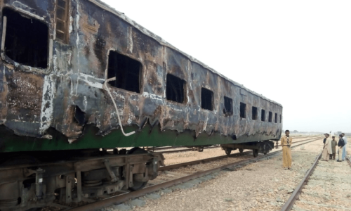 7 dead as Lahore-bound train catches fire in Khairpur