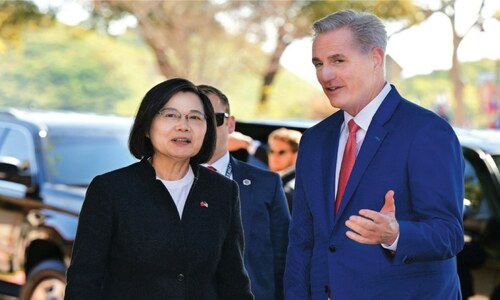 US House speaker meets Taiwanese president despite Chinese warnings