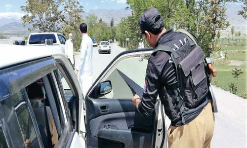 Peshawar admin bans tinted vehicle windows as security measure