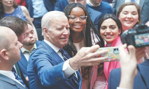 Biden urges N. Ireland leaders to seize &lsquo;economic opportunity&rsquo;