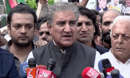 PTI-govt talks: Qureshi wonders why PML-N&rsquo;s Javed Latif, Khawaja Asif are hindering negotiations