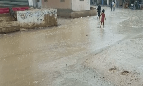 Torrential rain continues to lash parts of Balochistan; Karachi also witnesses heavy showers